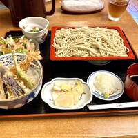 そば会席 立会川 吉田家 - 天丼セット　2,400円＋そば大盛り300円
                小天丼、そば、小鉢二種