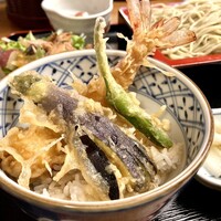 そば会席 立会川 吉田家 - 天丼セット　2,400円＋そば大盛り300円
                小天丼、そば、小鉢二種