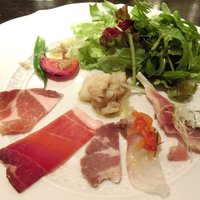 ロッシ - プランツォＡ 1300円 の前菜盛り合わせとサラダ