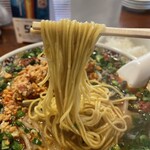 ラーメン･餃子 ハナウタ - 【2023年06月】麻辣香湯（限定20食）＠950円、麺アップ。