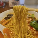 ラーメン･餃子 ハナウタ - 【2023年06月】酸辣湯麵（限定20食）＠950円、麺アップ。