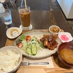 ポンポンカフェ - 