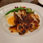 タベルナ イル・ピアット - お肉のランチ(1100円)　チキングリル・サラダ