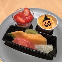 ブッフェアンドカフェ スロープサイドダイナー ザクロ - 