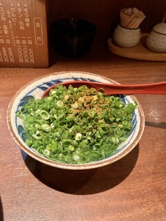 Motsuyaki To Teru Densuke - ネギまみれですがもつ煮です。