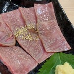 Yakiniku Naruchan - 牛肉のあぶり刺し