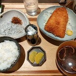 Shirasu Shokudou Jakoya Nanadaime Yamari - アジフライ定食