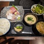 うまい寿司と魚料理 魚王KUNI - 刺身定食 990円