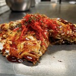 Okonomiyaki Ando Tempanya Hibiki - そば肉玉トッピングイカ天紅しょうが