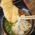 ヨコクラうどん - 麺のリフトアップ