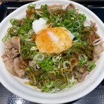 松屋 - ネギたっぷり旨辛ネギたま牛めしのあたま大盛り