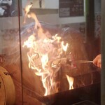 カツオわら焼き中！