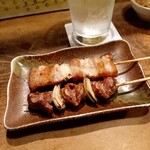 Yakitori Hanzou - 豚 200円/砂肝 180円