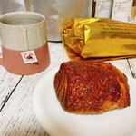 Patisserie TRES CALME - パンオショコラ￥350