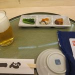 カウンターに座りました。