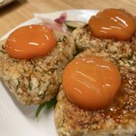 Sakaba Hatonoyu - 焼きおにぎり(卵黄醤油のせ)