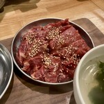 焼肉ホルモン 肉小屋 - ハラミ、カルビ
