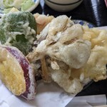 信濃屋 - 下に海老もいました♪