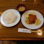 洋食 大かわ - 平目フライ930円　ご飯味噌汁270円