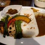 Toukyou Kare Bucchi Supaisu Kakeru Sake - 牛タンキーマカレー＆牛すじカレーあいもり：1,080円