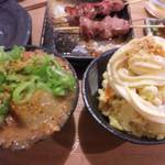 宮川橋もつ肉店 - にこみ・ポテトサラダ・タン