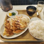 喜慕里 - 餃子中定食　（ご飯大盛）１０７０円