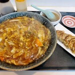 ときよし - 中華丼700円＋餃子300円