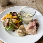 リトルネスト - サラダ仕立ての前菜