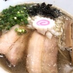 麺屋くろ松 - 豚バラの燻製チャーシュー