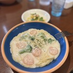 遊食館 - エビとブロッコリーのクリームパスタ