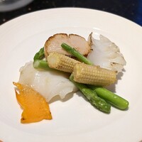 龍天門 - 野菜と二種海鮮の天然塩炒め