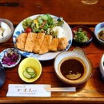 かま久 - 一緒に行った人の味噌カツ御膳(￥2,000.)