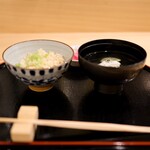 Ryouriyakashimori - 子持ち鮎の炊き込み、鱧吸、漬物