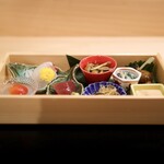 Ryouriyakashimori - 前菜六種、お造り(鯛と鰹)