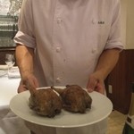 レストラン アラジン - フランス　ランド産　山鳩のロティ　川崎シェフが席まで持ってきて下さいました　2013-10