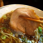 中華そばそのだ - チャーシューはバラ肉を巻いた物が１枚です。