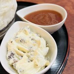 こひる庵 - 横綱ミルクからのレーズンチーズクリームを250円　マストのいちじくソースtp250円