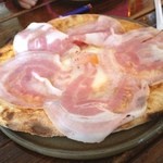 ラ・ロカンダ・デル・ピットーレ - ビスマルク
            ここのピザ、釜で焼いてて本格的‼︎
            ピザだけ食べに来たい♪