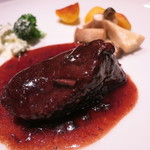 レストラン ラッセ - 25年10月　カペッロ・ダ・プレーデ　牛すね肉の赤ワイン煮込み（相方）