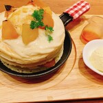 パンケーキカフェ mog - 焼きリンゴとクリームブリュレのパンケーキ　¥1350