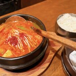 韓国家庭料理 青鶴洞 - キムチチゲ（1,430円税込）