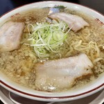 らぁ麺 まえ田 - 醤油ラーメン＋背脂＋煮干し強め