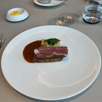 SEZANNE - 鹿肉とジロール茸