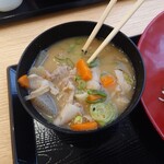 かつや - 唐揚げT-SHOCK（定食）748円　具沢山な豚汁