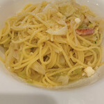 ラモーラ - 本日のおすすめパスタ
      ベーコンとキャベツのオイルパスタです