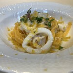 クイ クッチーナ イタリアーナ - 追加オーダーで　いかとからすみのパスタ