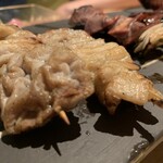 Kushiyaki Tsumugiya - 白モツ（塩）　白モツは塩が美味しいです！噛めば噛むほど旨みと脂の甘さをジュワッと感じます。白モツは噛み切れないお店が多いのですが、歯や顎が弱い方でも食べられるほどの柔らかさです。一番のおすすめ！