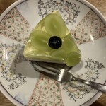 ビストロマルコ - デザート　シャインマスカットチーズケーキ