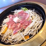 羊苑 - 基本形のラム肉（1,100円）