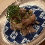 鮨 しゅん輔 - 鰯とガリと大葉を和えて、酢でまとめました